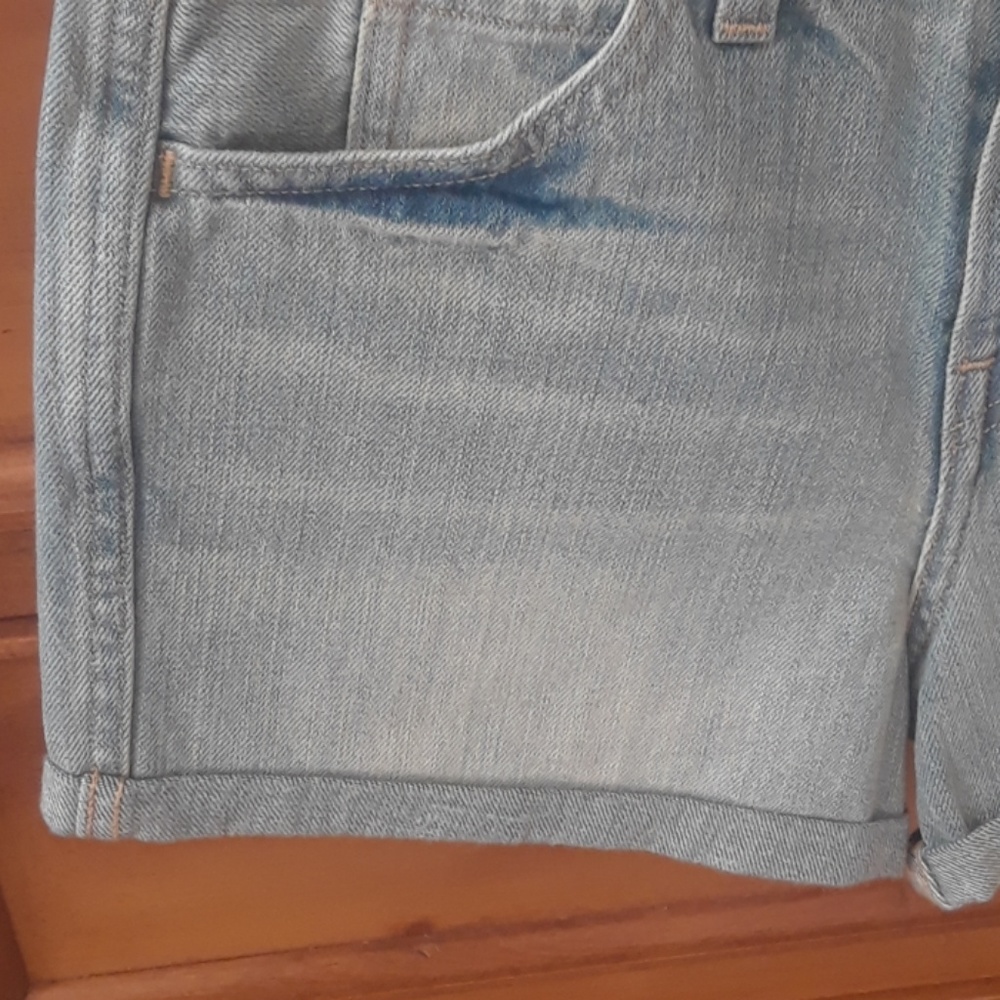 Levis shorts - Picture 4 of 6
